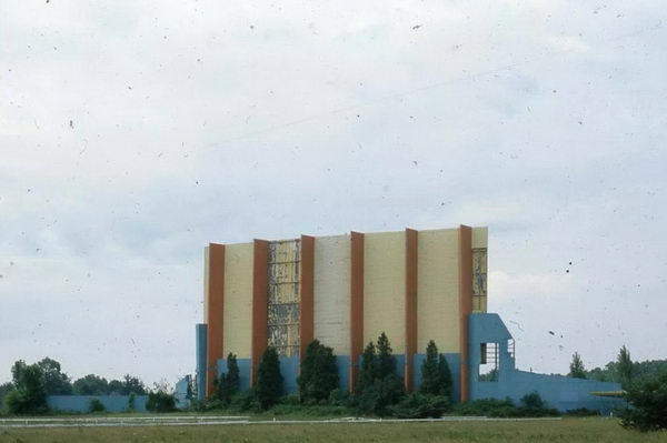 Vista Drive-In Theatre - From Harry Skrdla (newer photo)